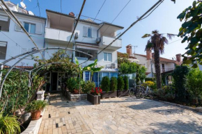 Apartments with WiFi Rovinj - 9702